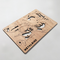 Décorations suspendues en bois