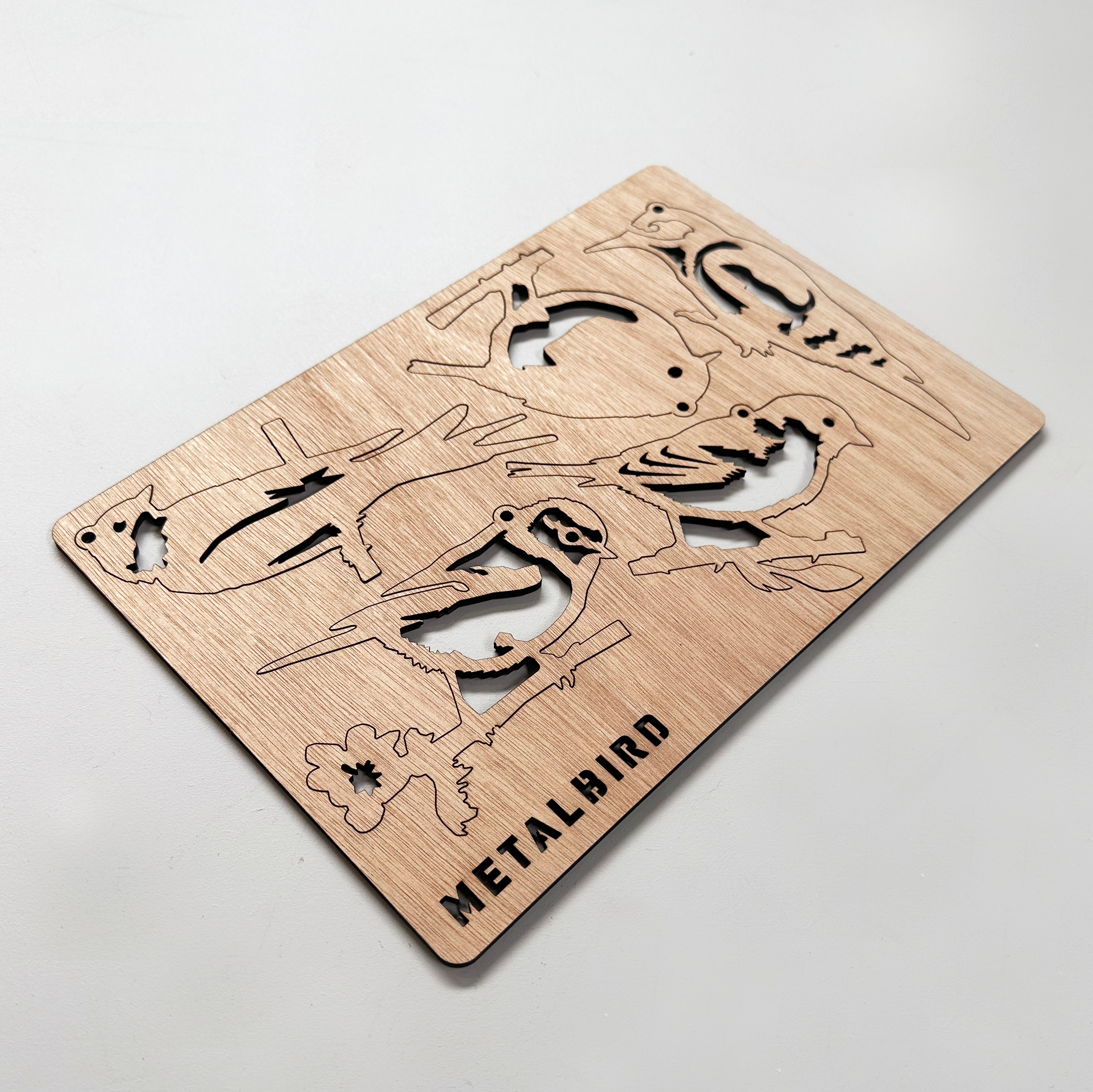 Décorations suspendues en bois